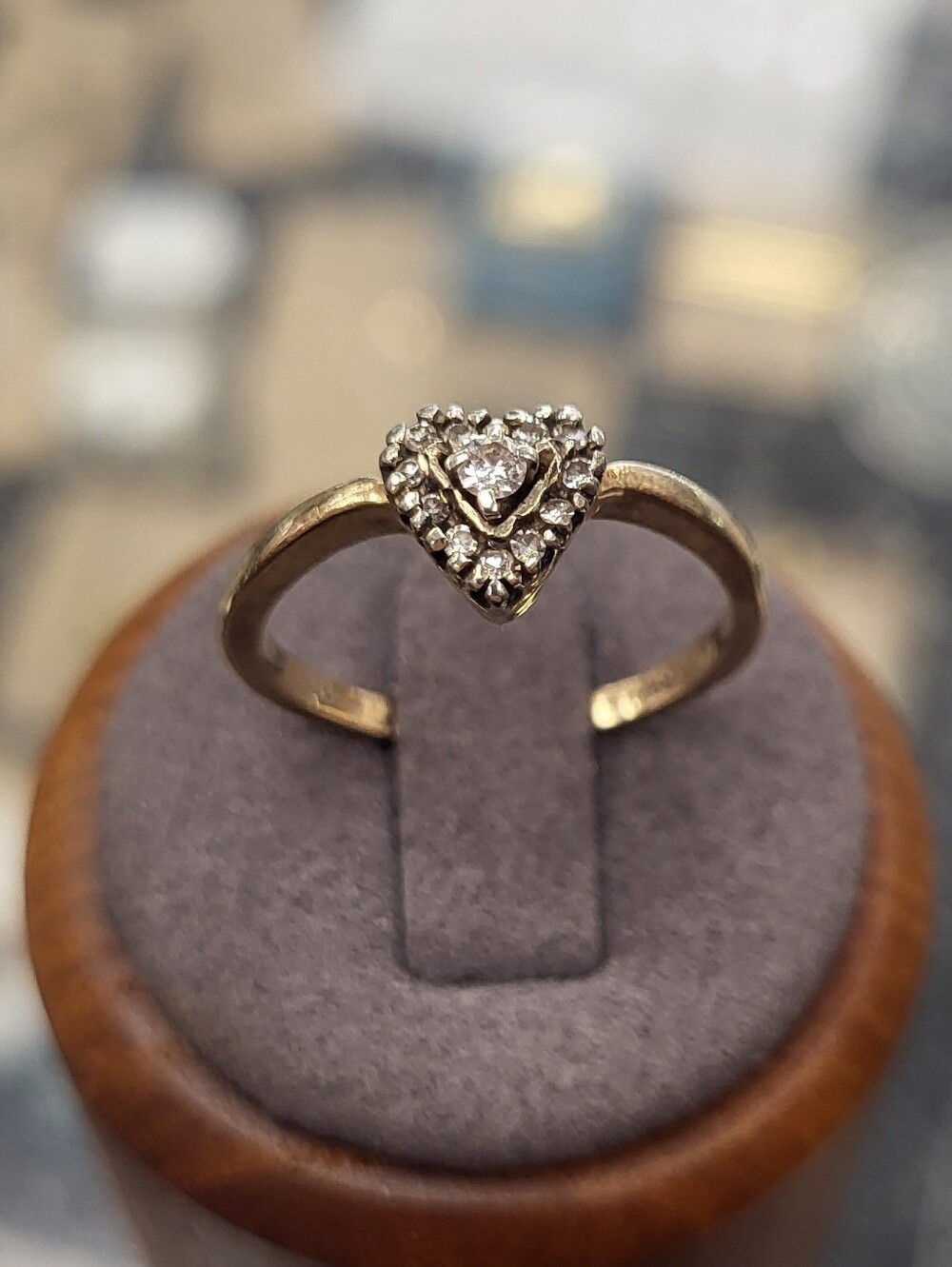 14k Gold Diamond Heart Ring Size 7.75